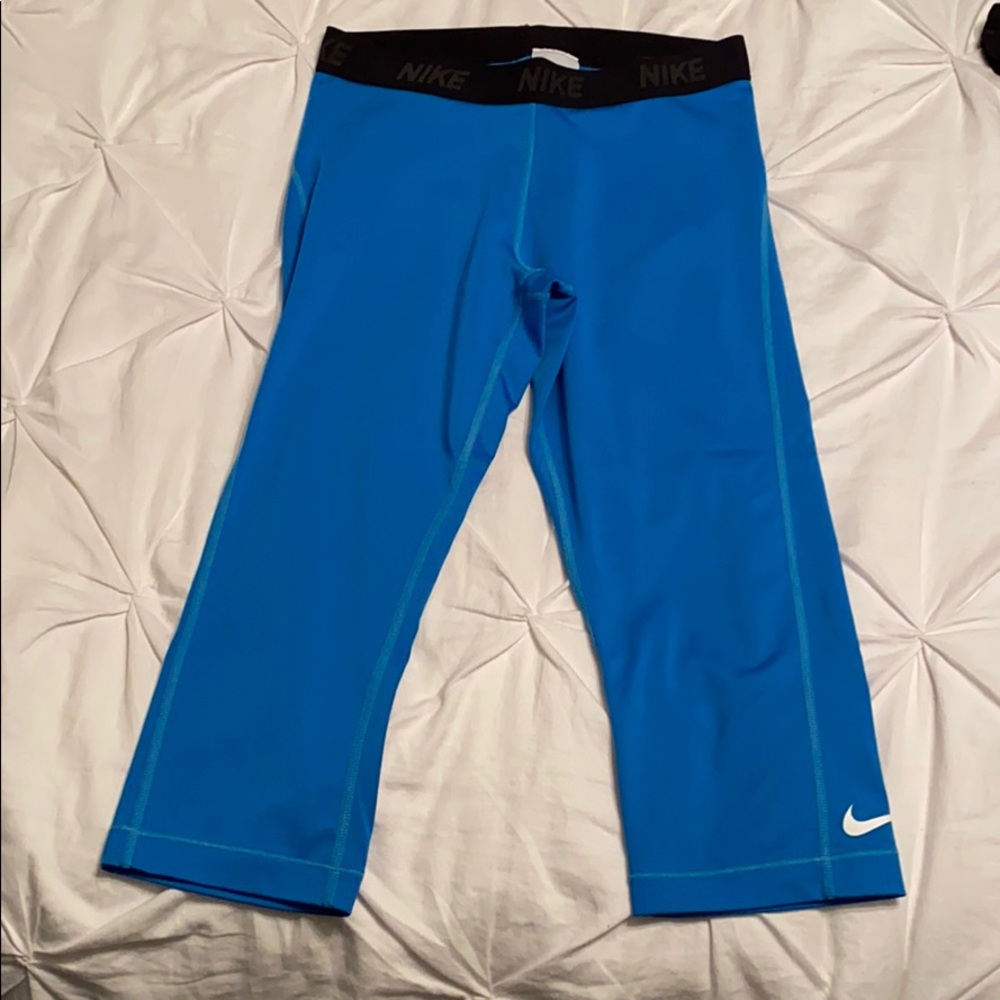 Women’s Nike Capri workout pants